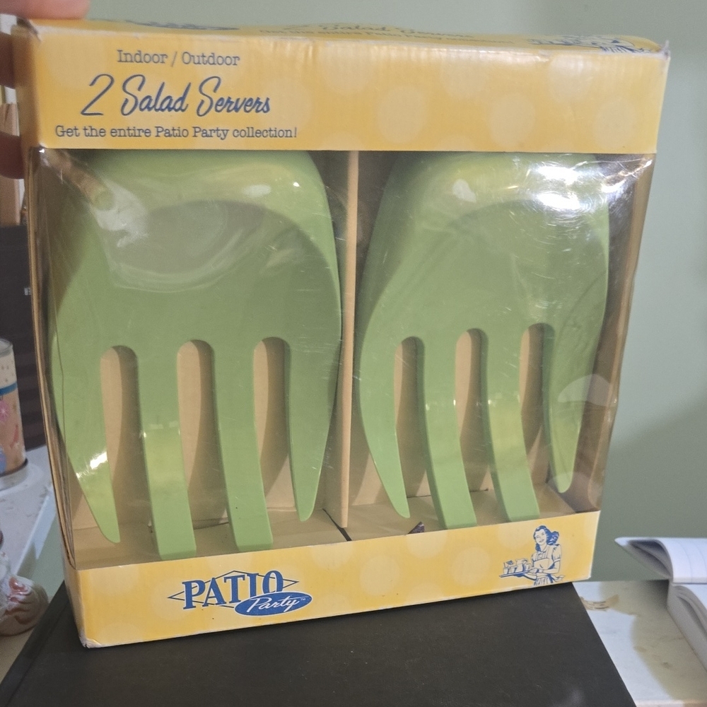 Patio Party Green Salad Servers